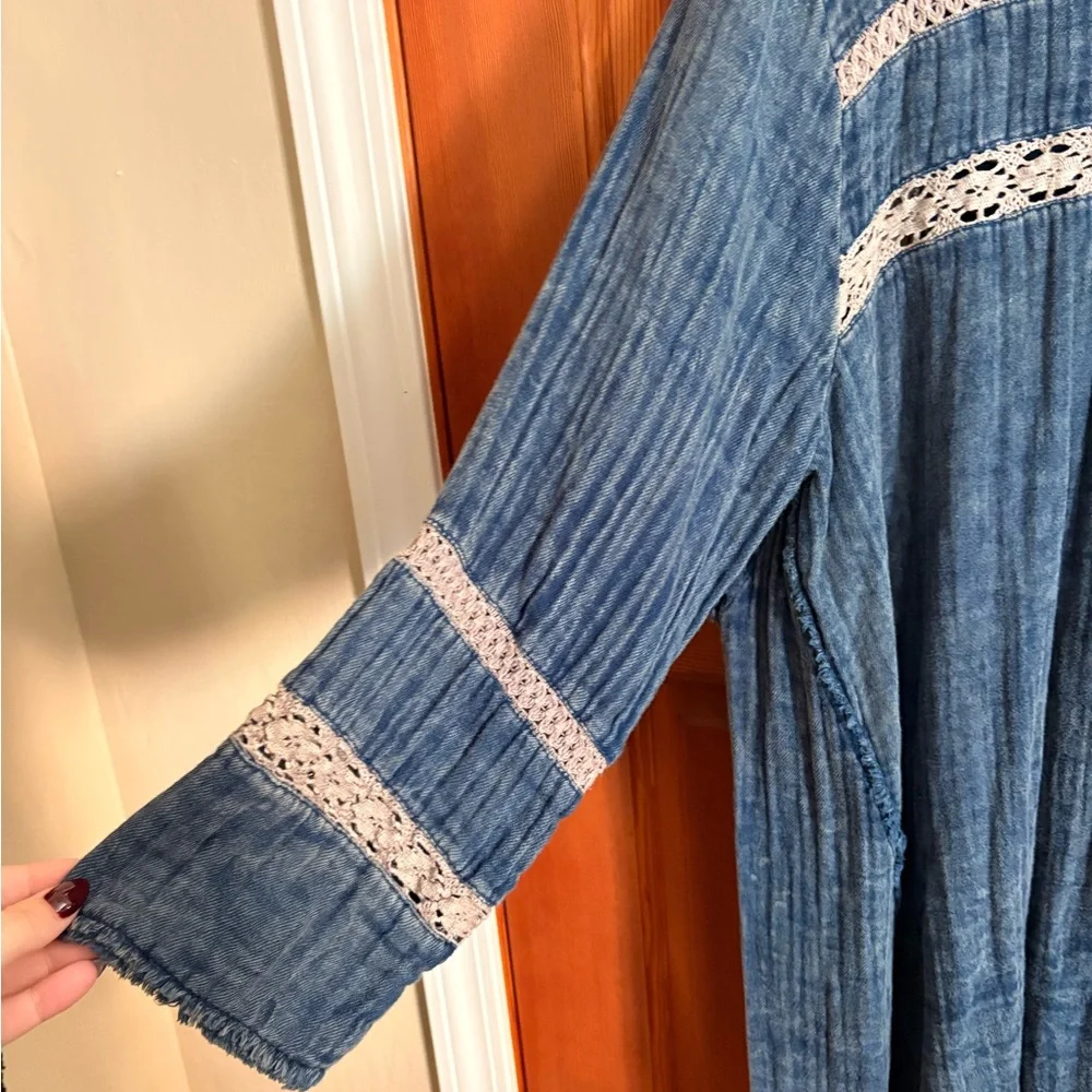 Blue Button-Up Blouse with Lace Accents - Picture 5 of 5